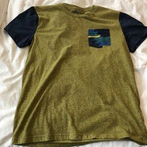 Hollister t shirt